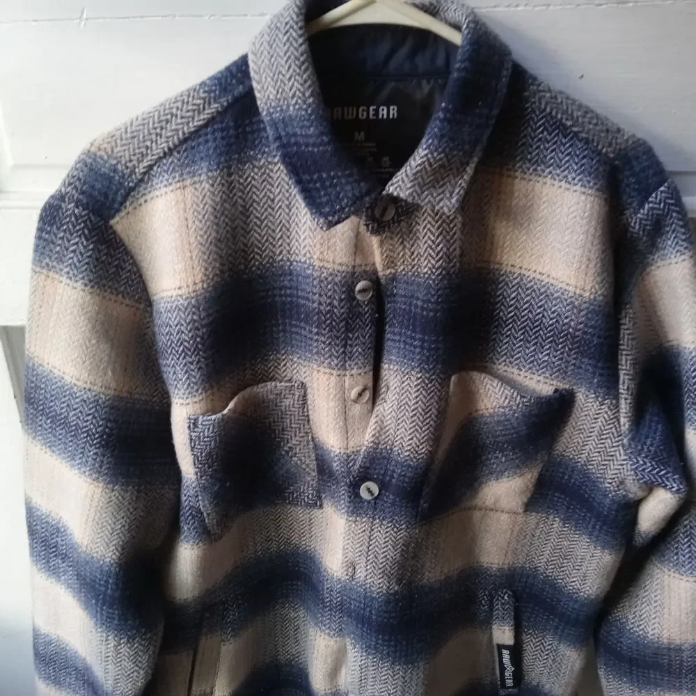 UNISEX flannel jacket/shirt. LIKE NEW. Poly/Wool. 4 pocket. Absolutely soft.